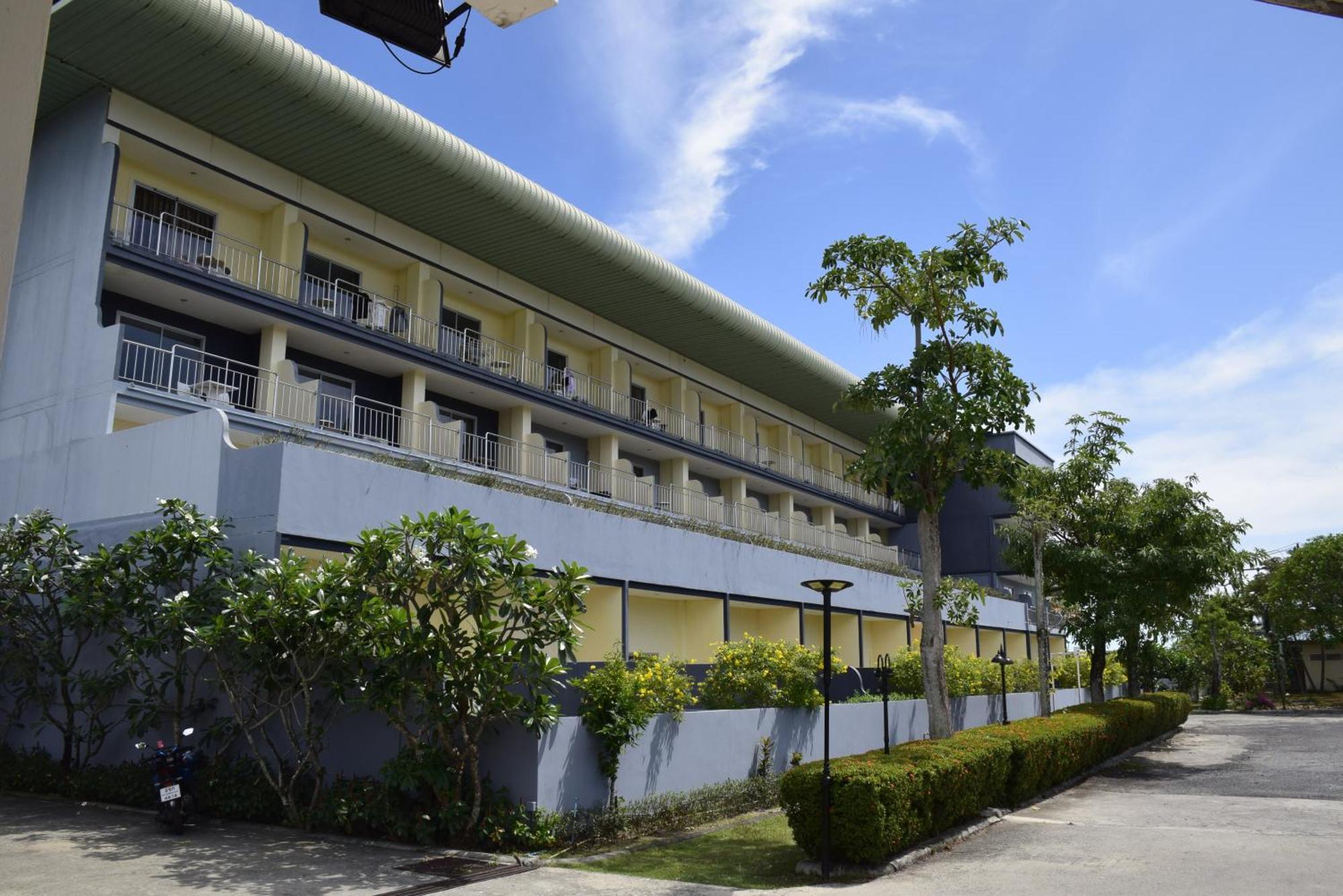 Blue Beach Grand Resort And Spa In Chalong Phuket By Dayuu Ban Saiyuan Eksteriør billede