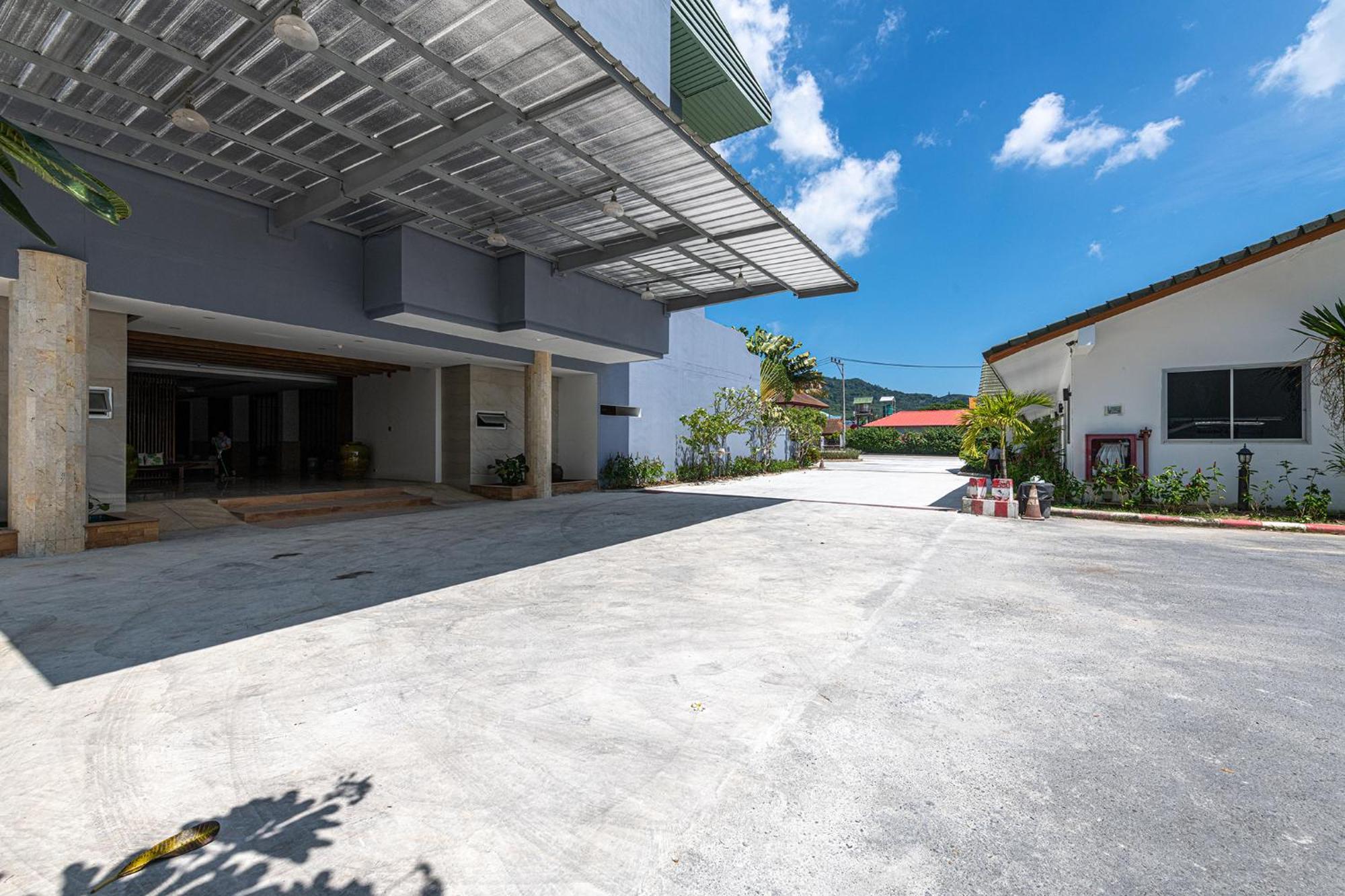 Blue Beach Grand Resort And Spa In Chalong Phuket By Dayuu Ban Saiyuan Eksteriør billede