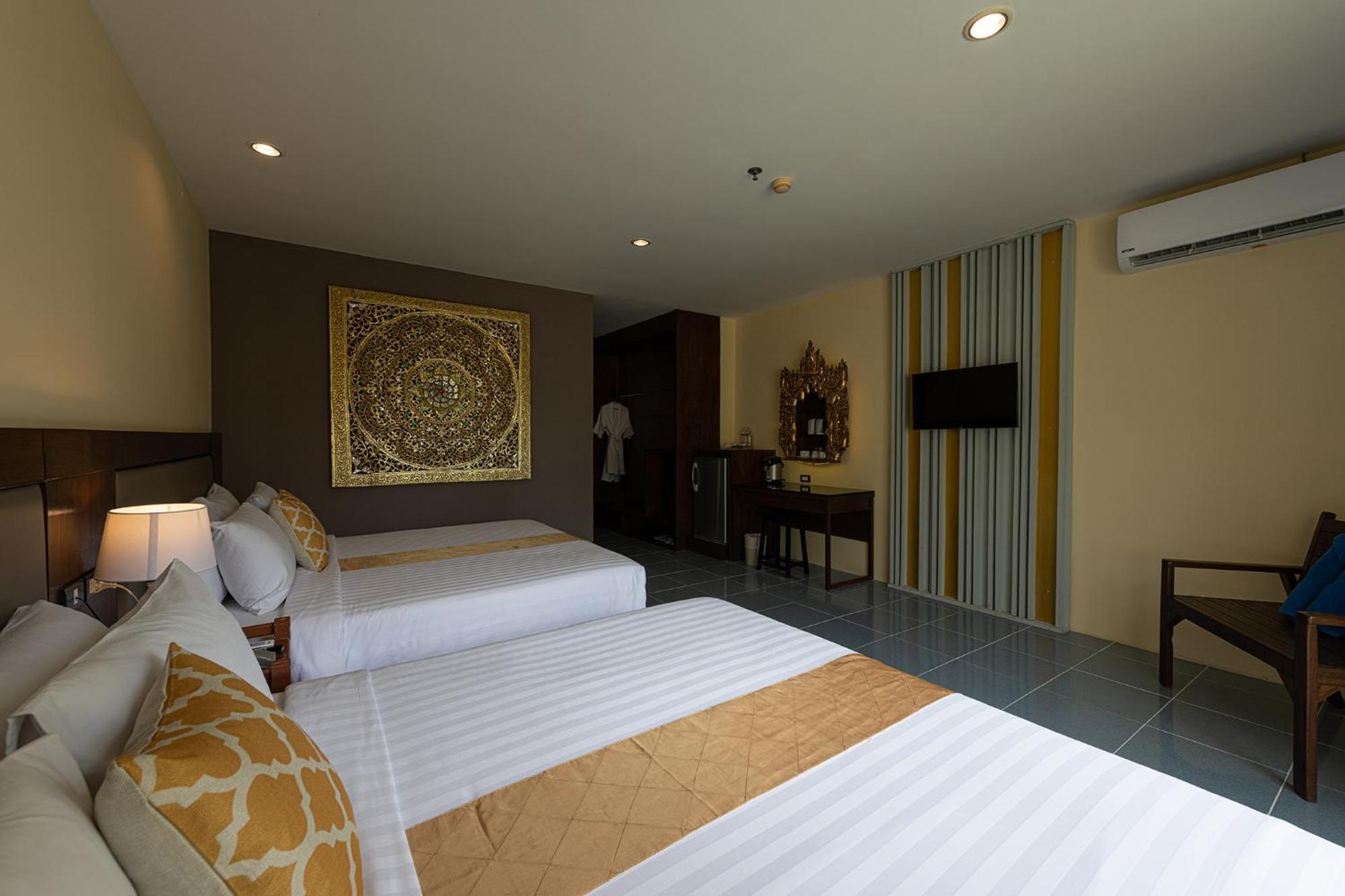 Blue Beach Grand Resort And Spa In Chalong Phuket By Dayuu Ban Saiyuan Eksteriør billede