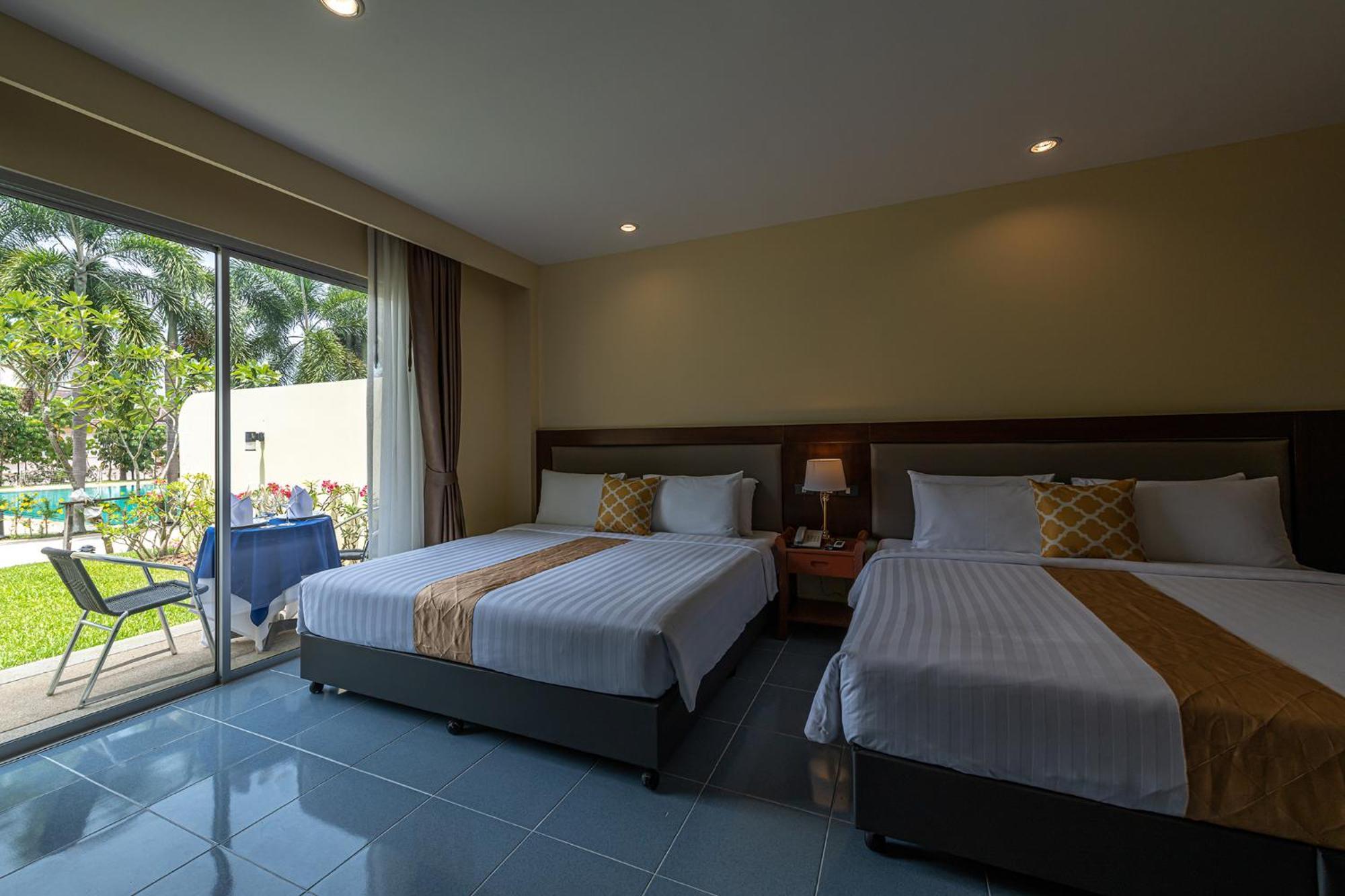 Blue Beach Grand Resort And Spa In Chalong Phuket By Dayuu Ban Saiyuan Eksteriør billede