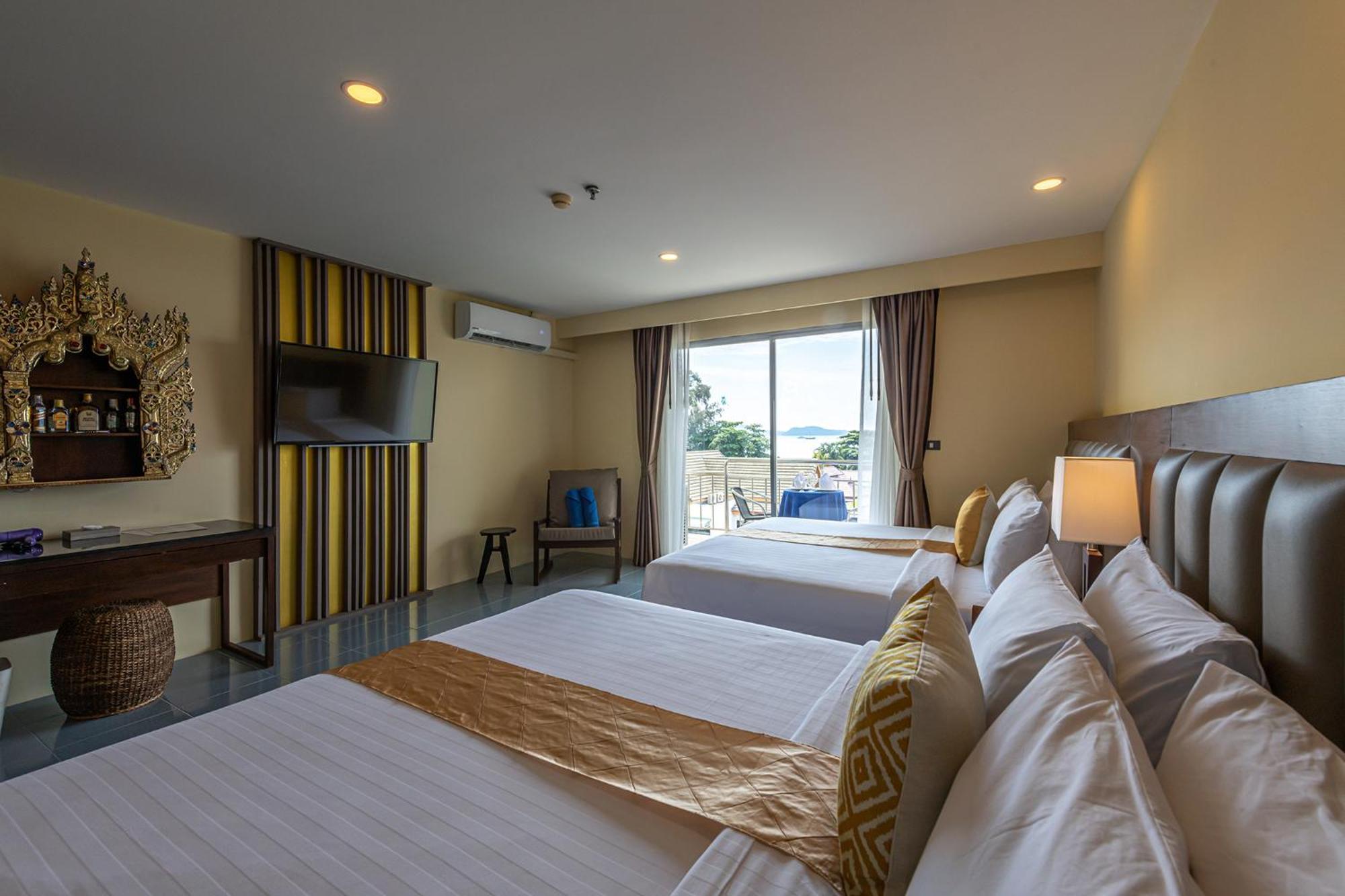 Blue Beach Grand Resort And Spa In Chalong Phuket By Dayuu Ban Saiyuan Eksteriør billede