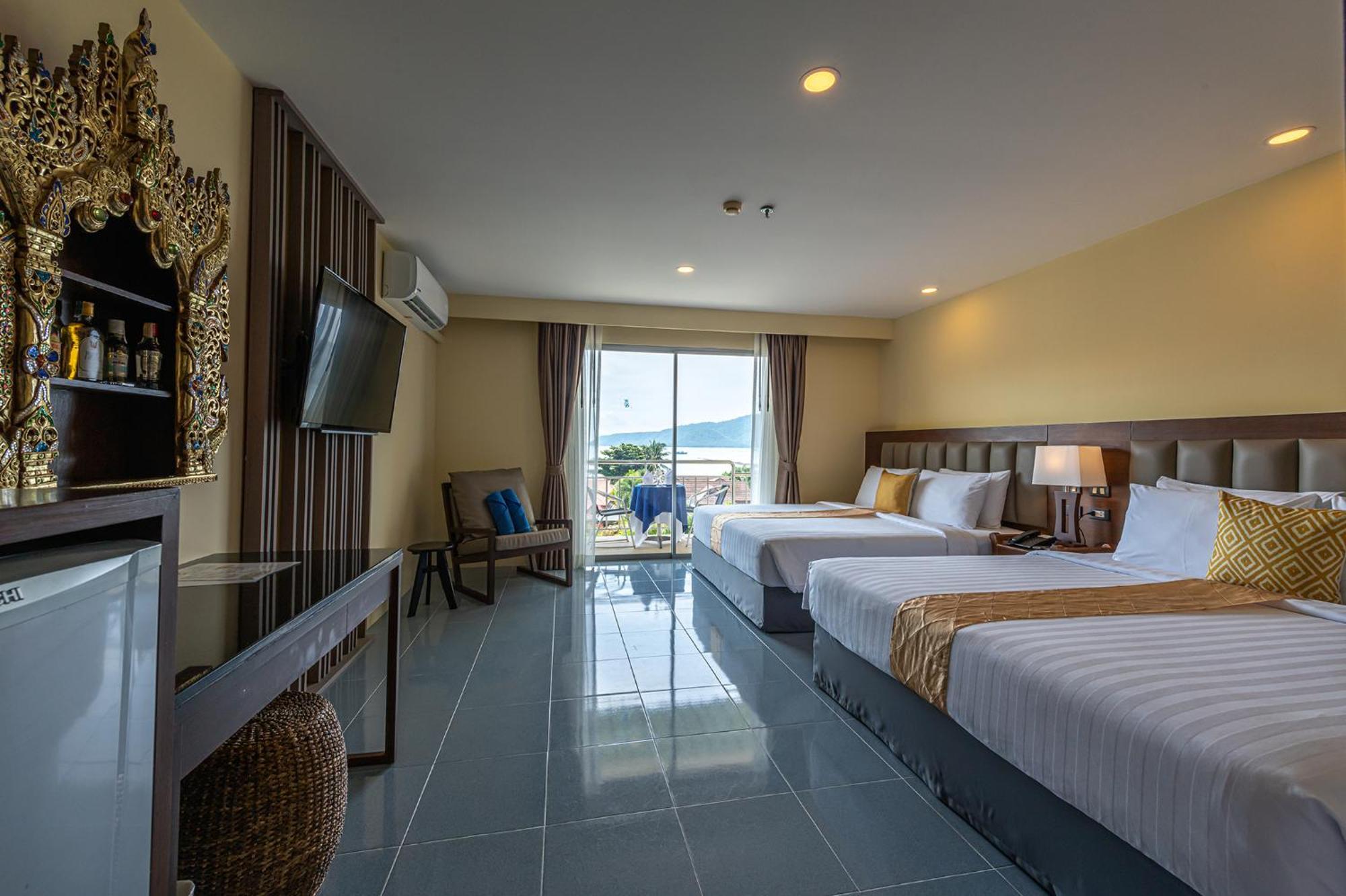 Blue Beach Grand Resort And Spa In Chalong Phuket By Dayuu Ban Saiyuan Eksteriør billede