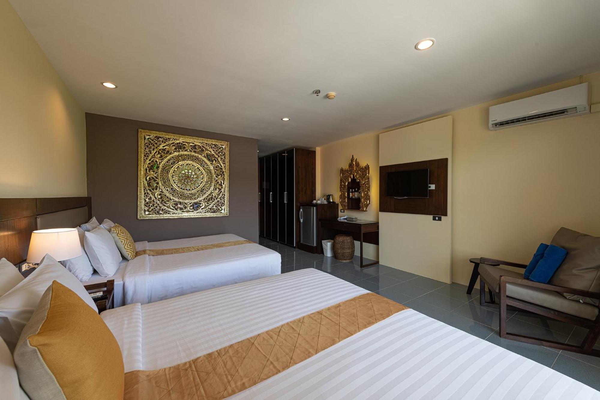 Blue Beach Grand Resort And Spa In Chalong Phuket By Dayuu Ban Saiyuan Eksteriør billede
