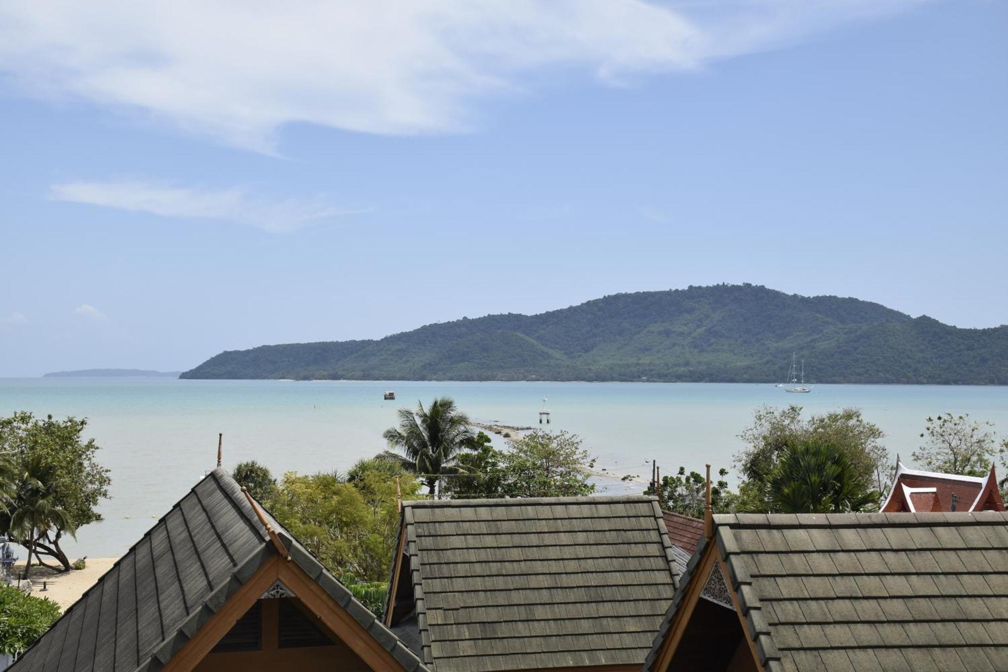 Blue Beach Grand Resort And Spa In Chalong Phuket By Dayuu Ban Saiyuan Eksteriør billede