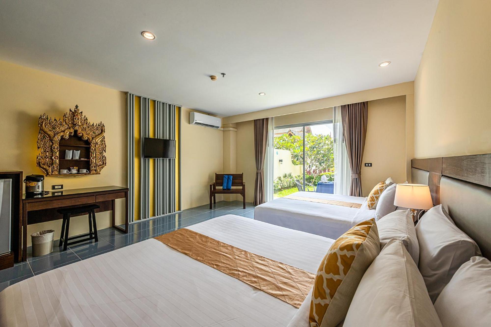Blue Beach Grand Resort And Spa In Chalong Phuket By Dayuu Ban Saiyuan Eksteriør billede