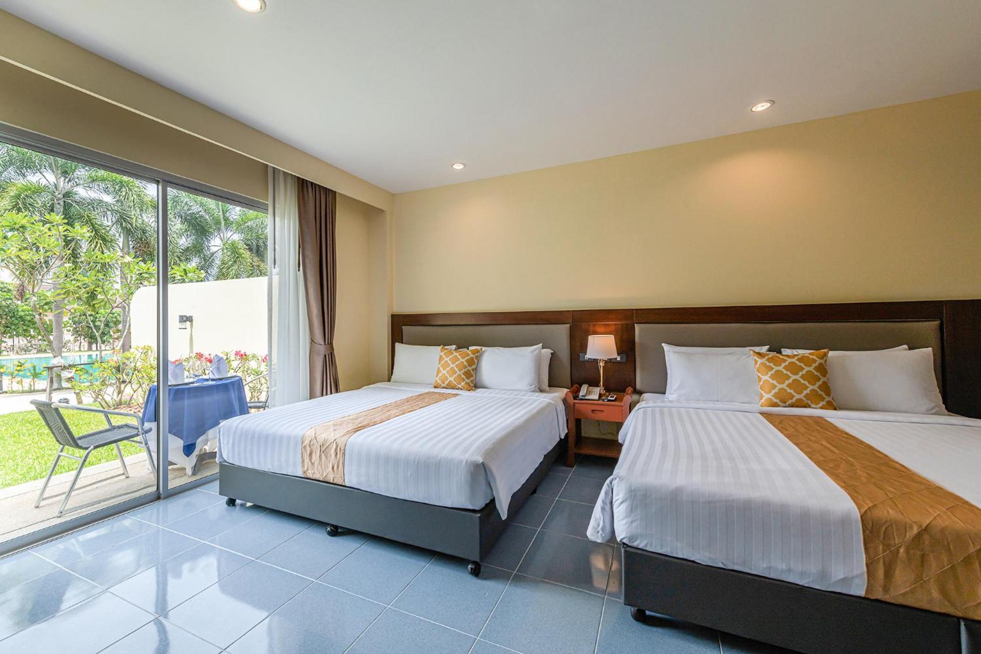 Blue Beach Grand Resort And Spa In Chalong Phuket By Dayuu Ban Saiyuan Eksteriør billede